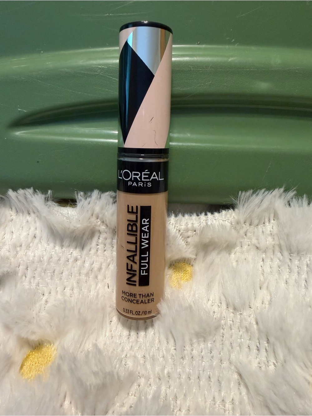 Revolution Concealer - Beige